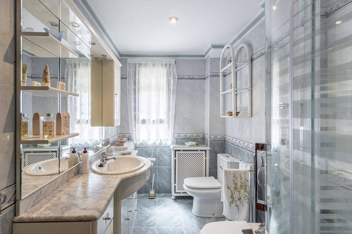 4 quarto Apartamento para venda em Granada cidade com garagem - 389 000 € (Ref: 9243365)