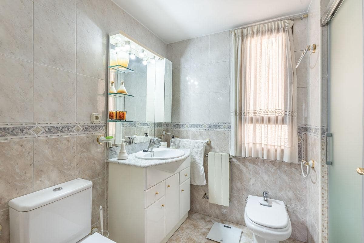 4 quarto Apartamento para venda em Granada cidade com garagem - 389 000 € (Ref: 9243365)