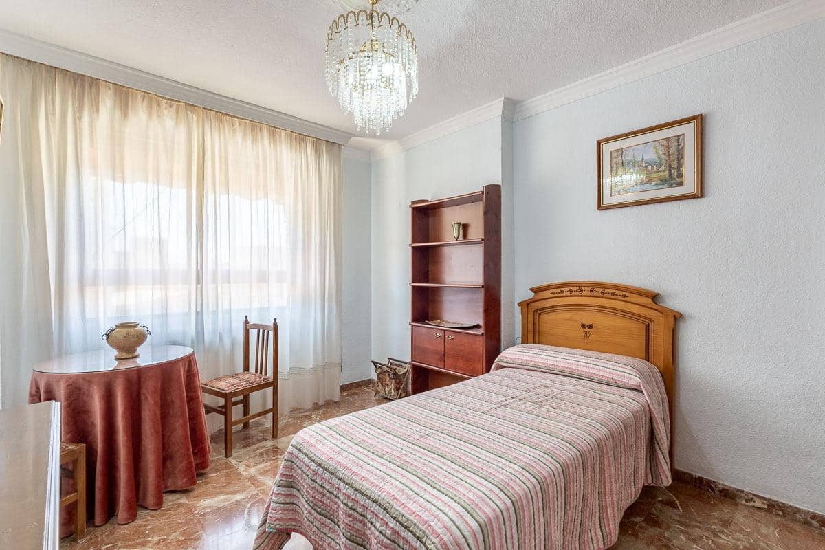 4 quarto Apartamento para venda em Granada cidade com garagem - 389 000 € (Ref: 9243365)