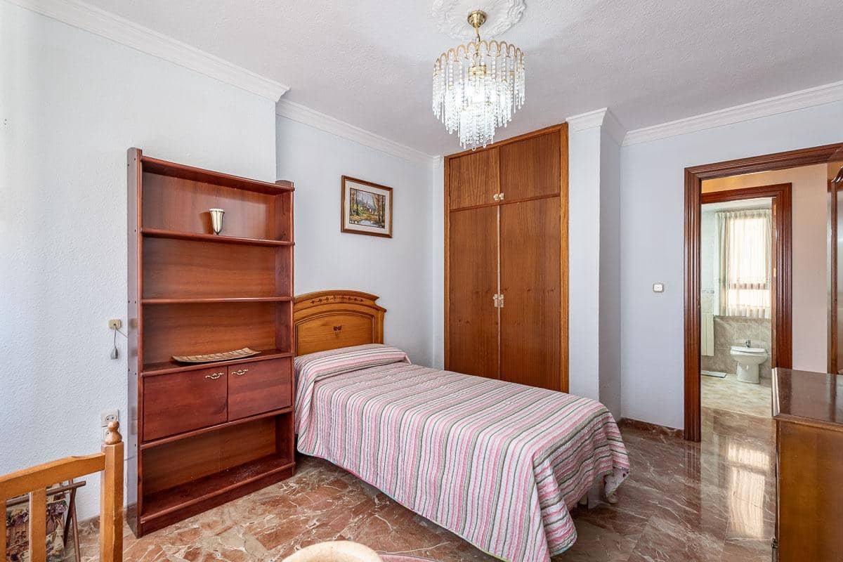4 quarto Apartamento para venda em Granada cidade com garagem - 389 000 € (Ref: 9243365)
