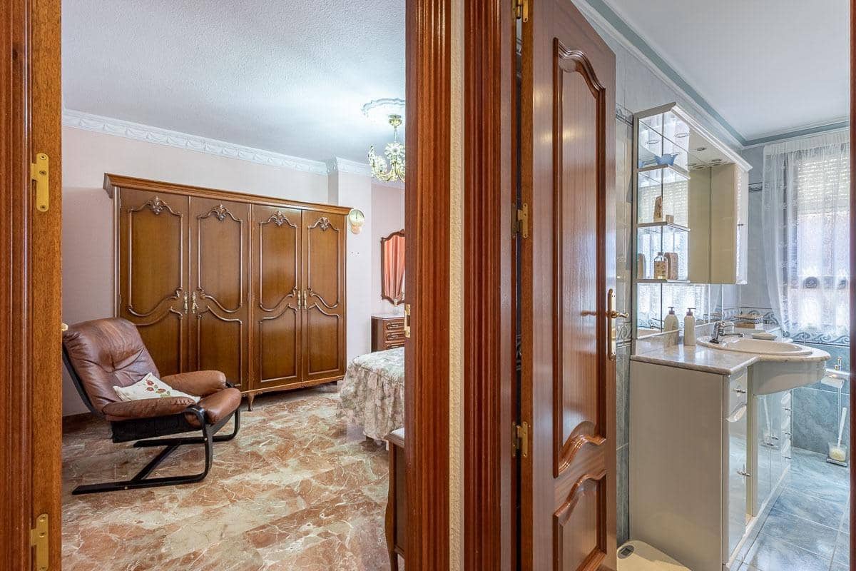 4 quarto Apartamento para venda em Granada cidade com garagem - 389 000 € (Ref: 9243365)