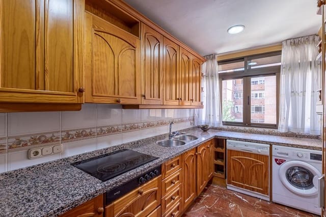 4 quarto Apartamento para venda em Granada cidade com garagem - 389 000 € (Ref: 9243365)