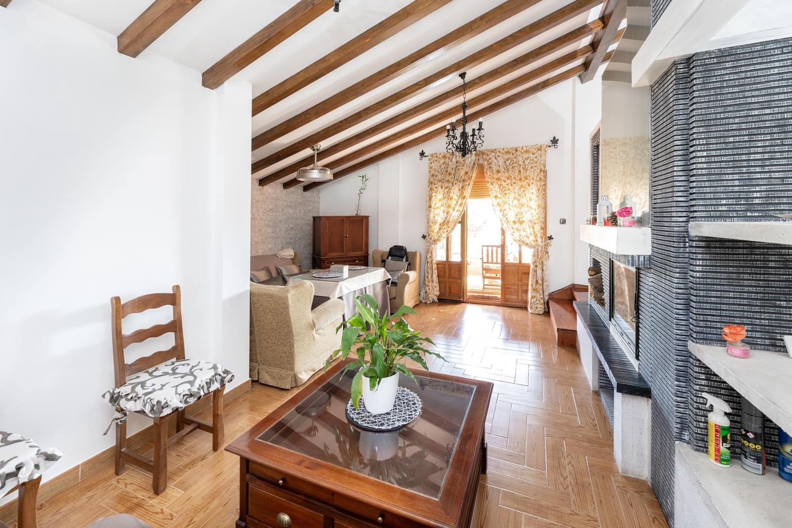 5 bedroom Villa for sale in Albolote with garage - € 430,000 (Ref: 9243367)