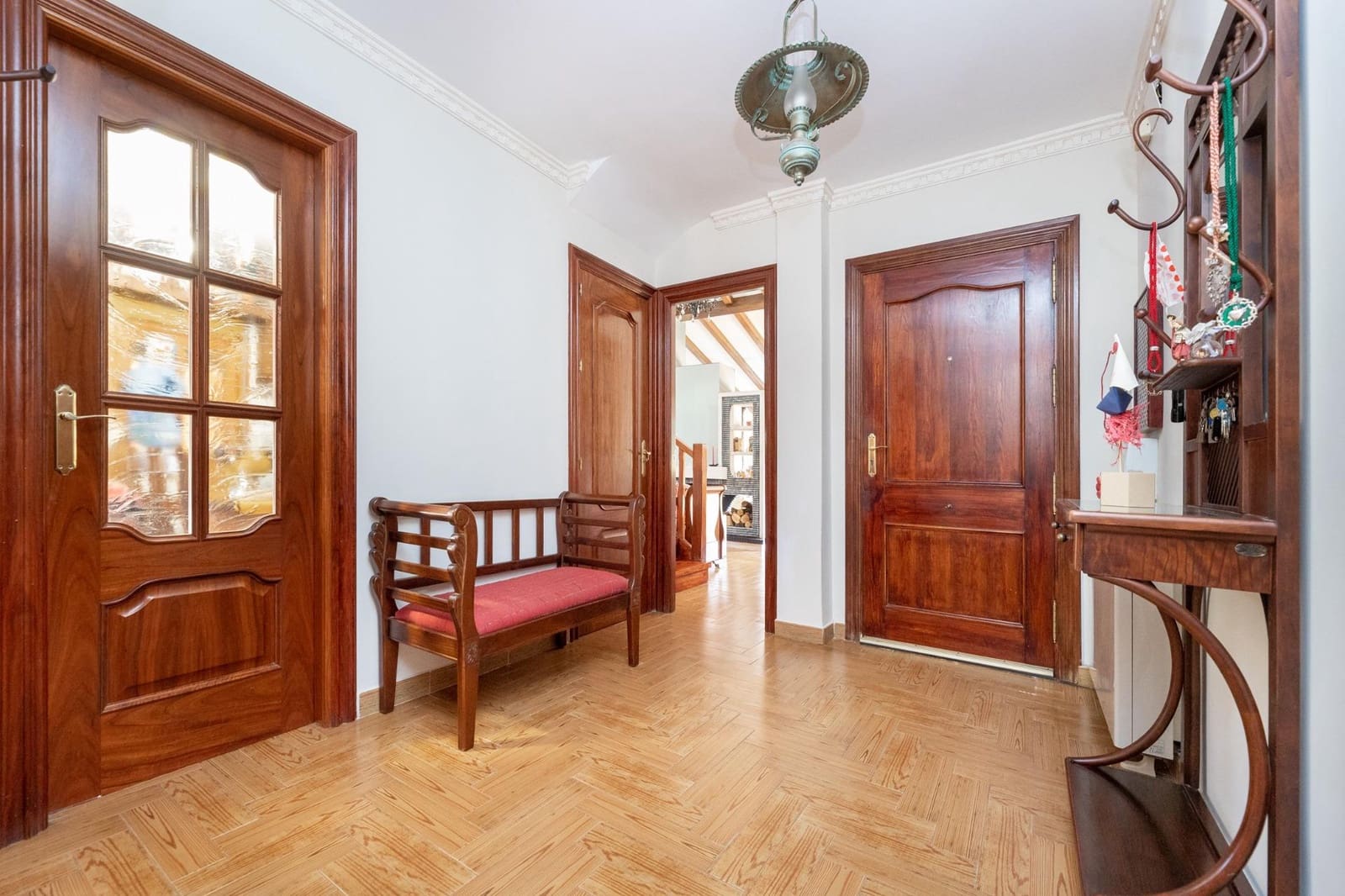 5 bedroom Villa for sale in Albolote with garage - € 430,000 (Ref: 9243367)