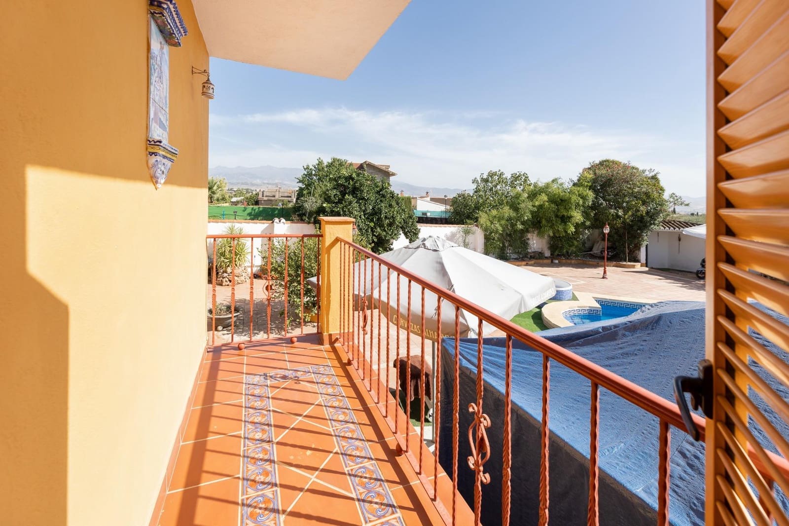 5 bedroom Villa for sale in Albolote with garage - € 430,000 (Ref: 9243367)