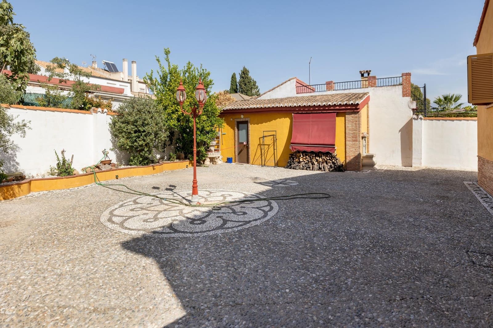 5 bedroom Villa for sale in Albolote with garage - € 430,000 (Ref: 9243367)