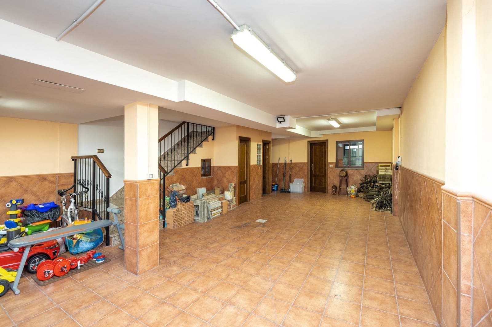 5 soveværelse Byhus til salg i Atarfe med garage - € 325.000 (Ref: 9243368)