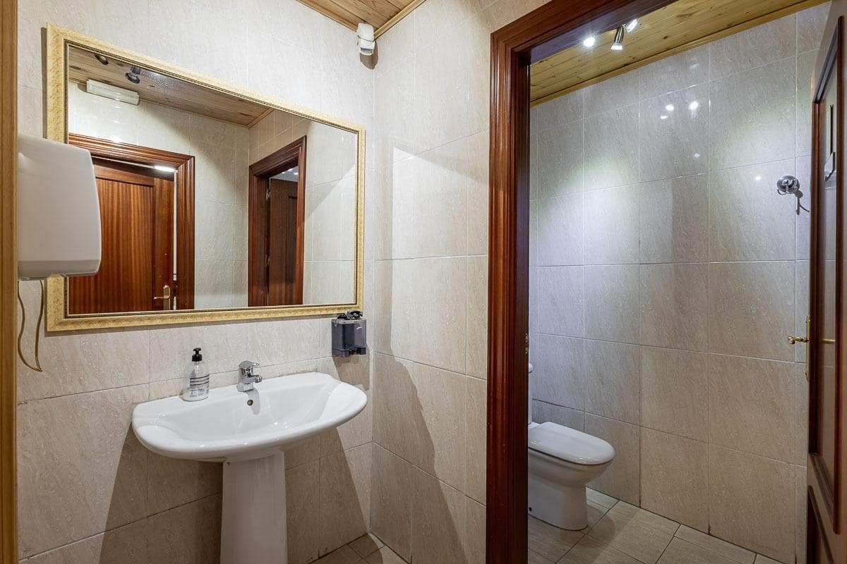 Kontor till salu i Granada stad - 329 000 € (Ref: 9247229)