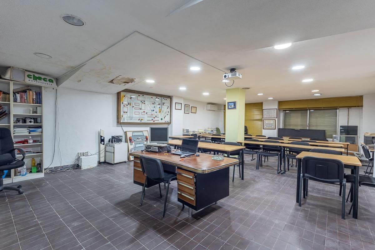 Kontor till salu i Granada stad - 329 000 € (Ref: 9247229)