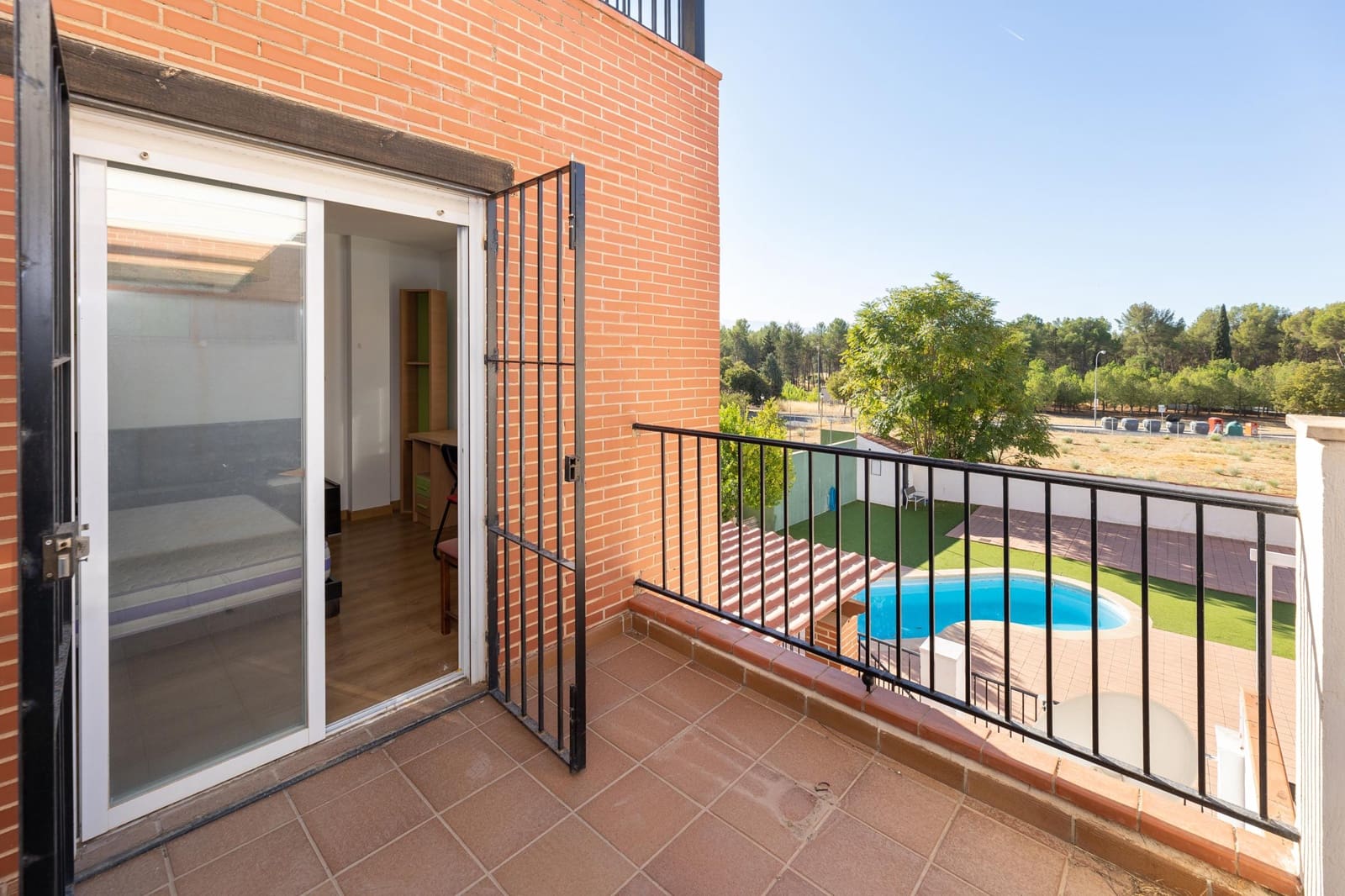 4 chambre Villa/Maison Mitoyenne à vendre à Atarfe avec piscine garage - 255 000 € (Ref: 9272550)