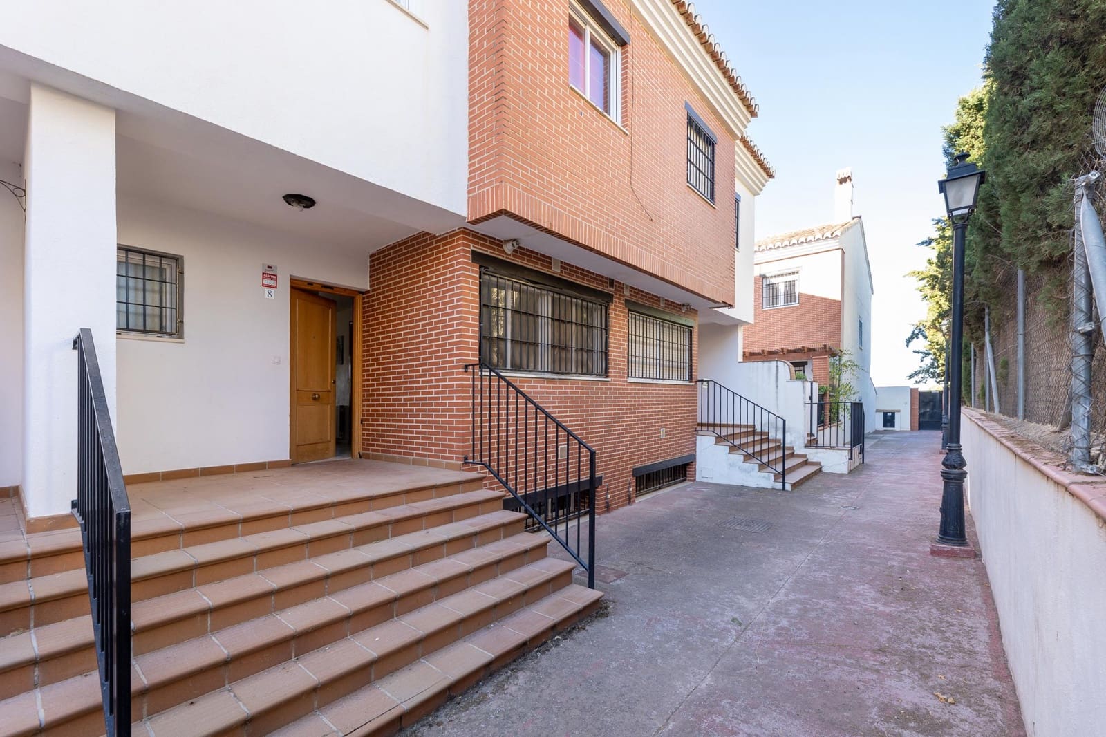 4 chambre Villa/Maison Mitoyenne à vendre à Atarfe avec piscine garage - 255 000 € (Ref: 9272550)