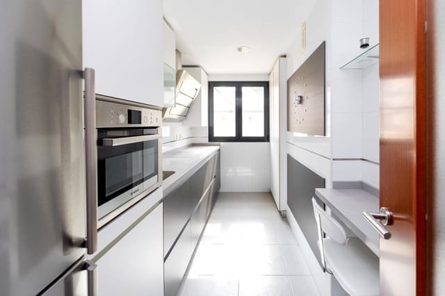 3 makuuhuone Asunto myytävänä paikassa Granada kaupunki mukana uima-altaan 
autotalli - 369 900 € (Ref: 9296852)