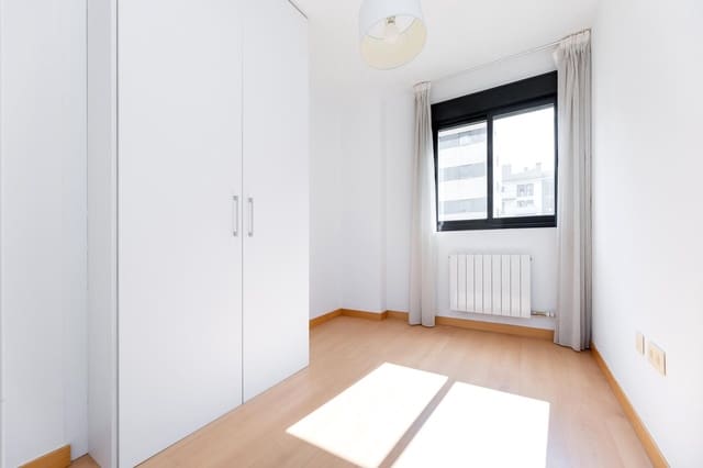 3 makuuhuone Asunto myytävänä paikassa Granada kaupunki mukana uima-altaan 
autotalli - 369 900 € (Ref: 9296852)