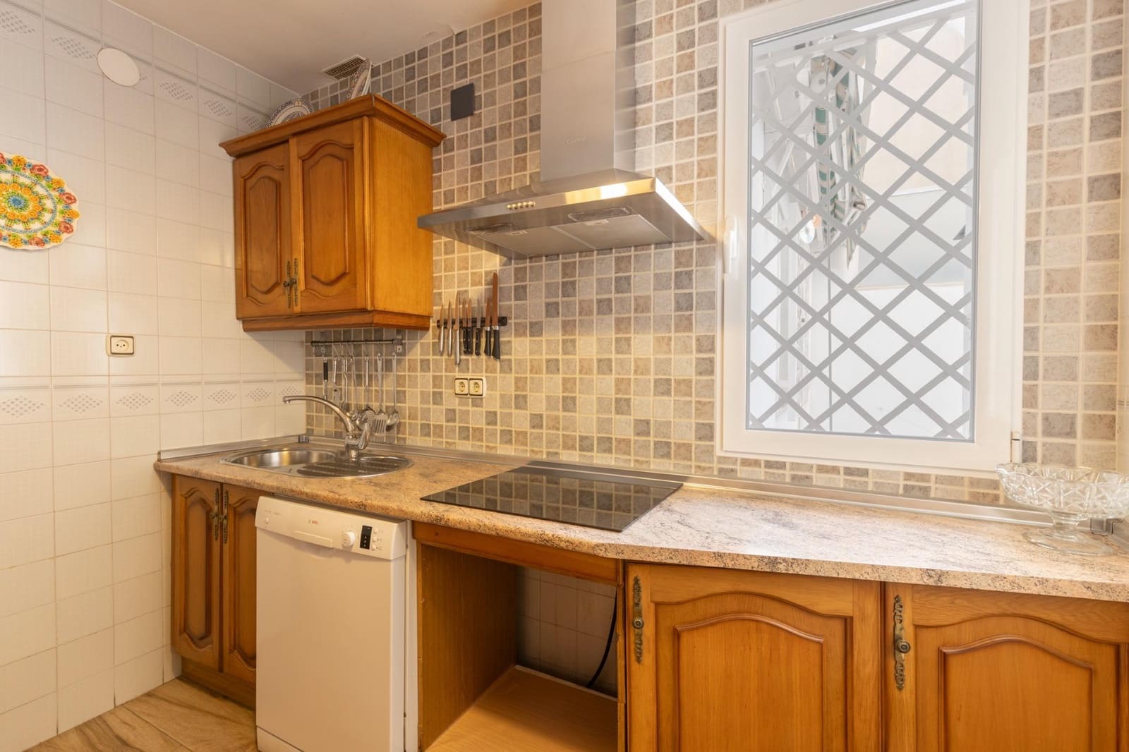 4 soveværelse Rækkehus til salg i Huetor Vega med garage - € 245.000 (Ref: 9312831)