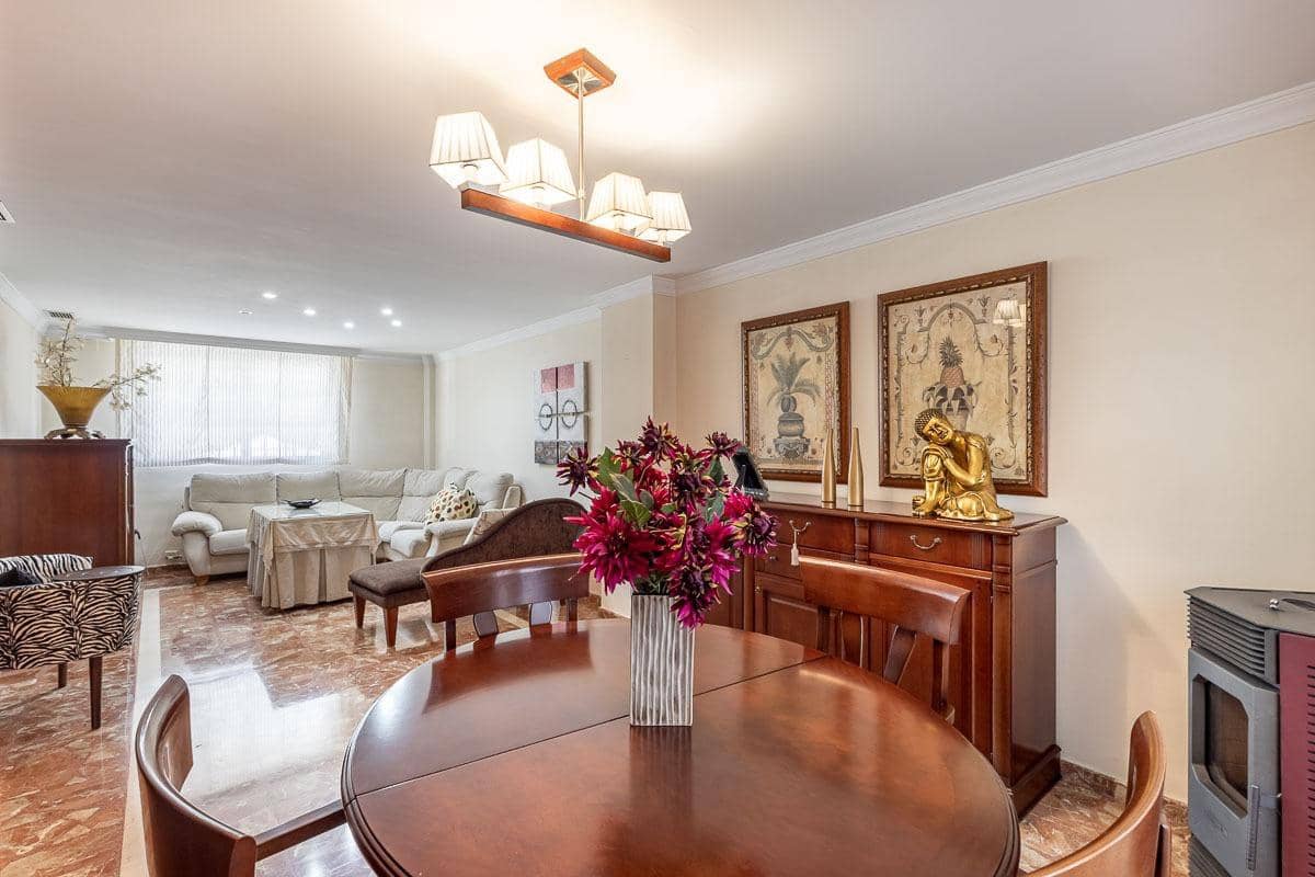 5 soverom Villa til salgs i Peligros med garasje - € 339 000 (Ref: 9317811)