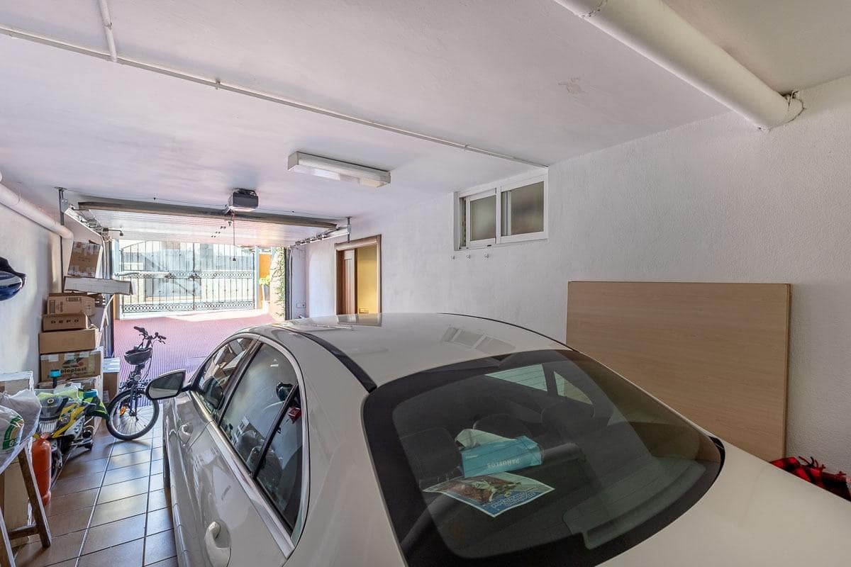 5 soverom Villa til salgs i Peligros med garasje - € 339 000 (Ref: 9317811)