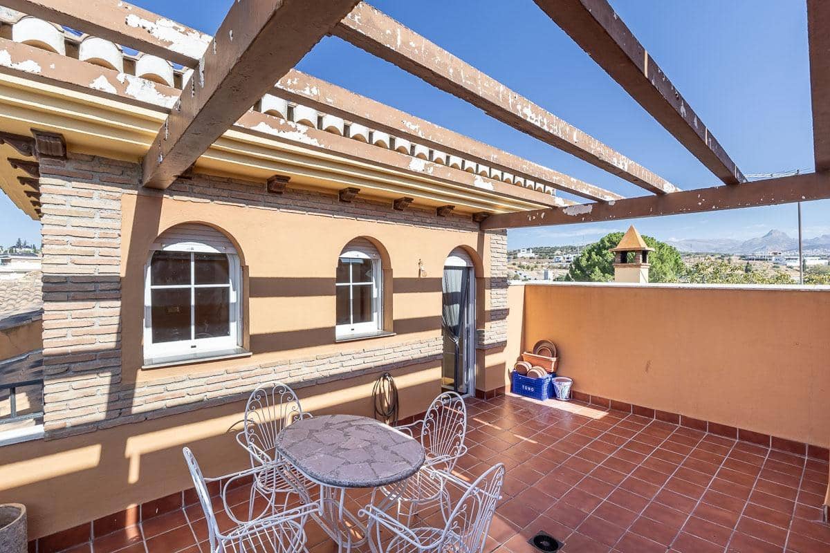 5 soverom Villa til salgs i Peligros med garasje - € 339 000 (Ref: 9317811)