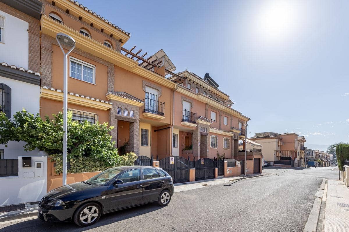 5 soverom Villa til salgs i Peligros med garasje - € 339 000 (Ref: 9317811)