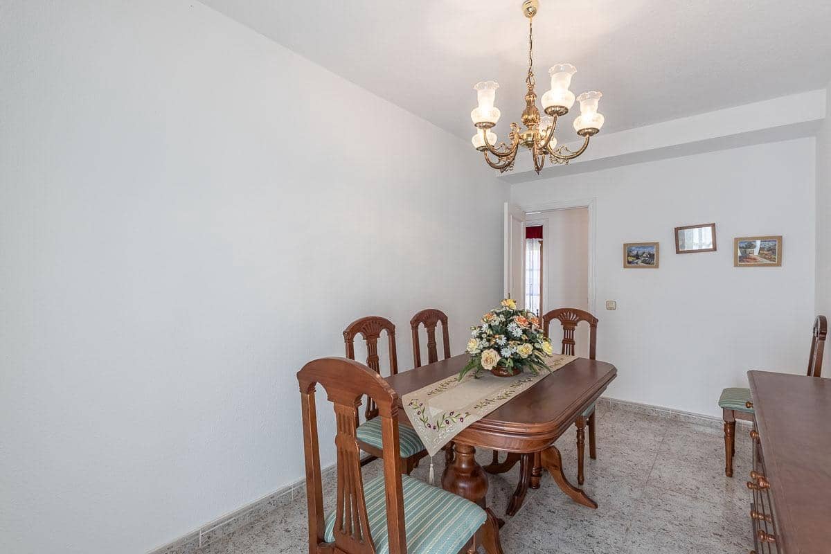 4 bedroom Flat for sale in Los Villares - € 105,000 (Ref: 9330597)