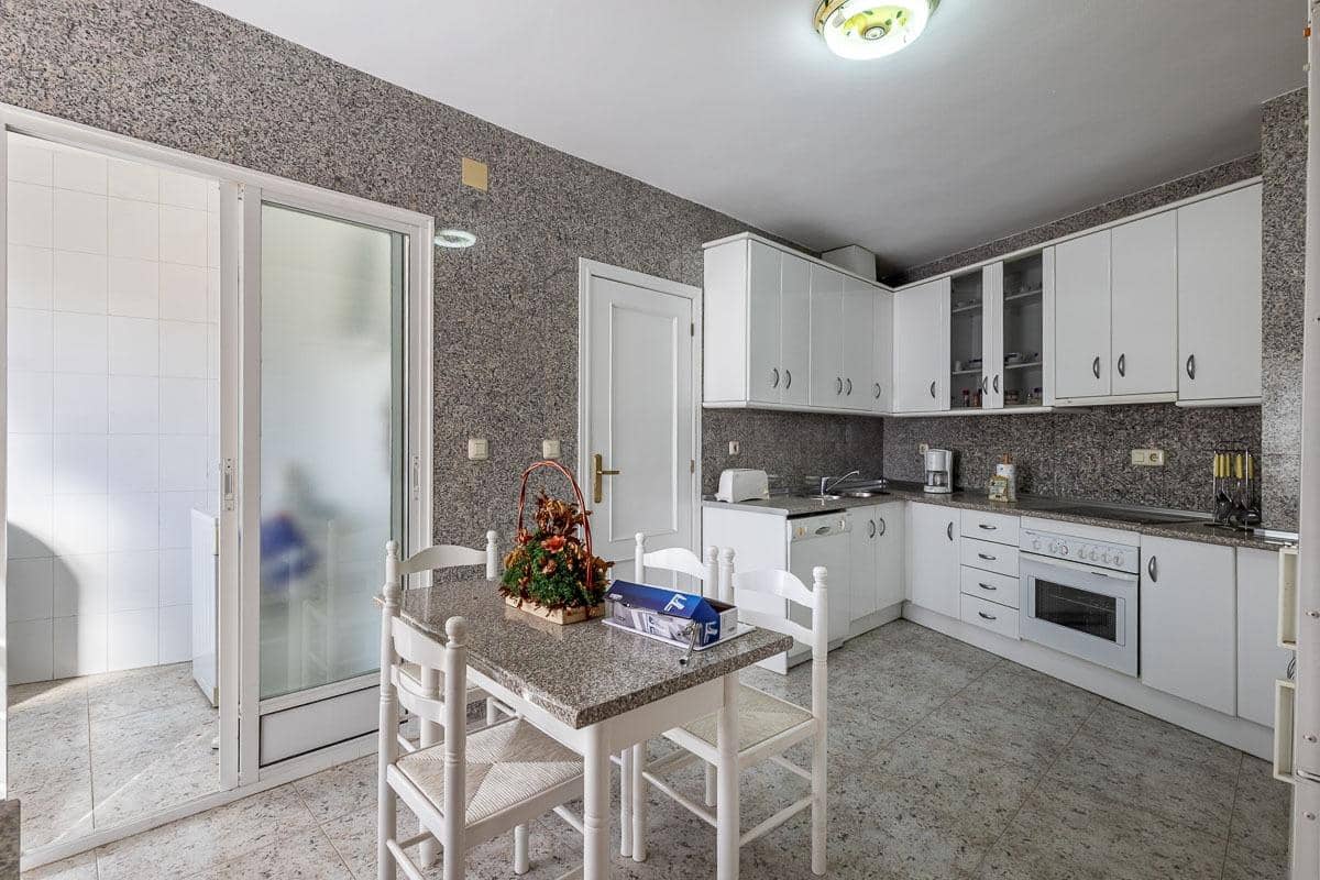 4 bedroom Flat for sale in Los Villares - € 105,000 (Ref: 9330597)