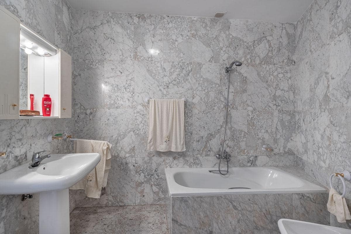 4 bedroom Flat for sale in Los Villares - € 105,000 (Ref: 9330597)