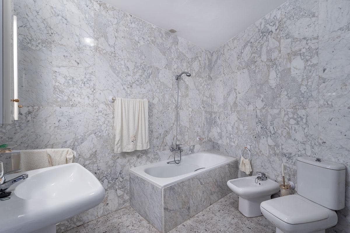 4 bedroom Flat for sale in Los Villares - € 105,000 (Ref: 9330597)