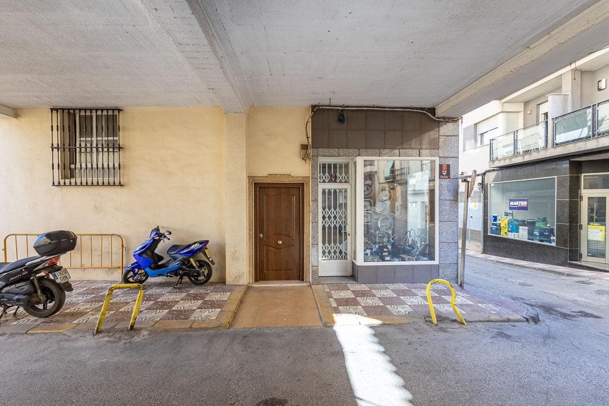 4 bedroom Flat for sale in Los Villares - € 105,000 (Ref: 9330597)