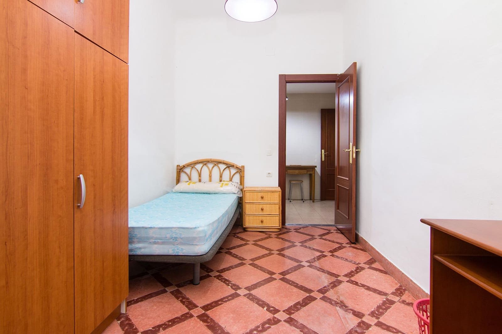 4 Zimmer Wohnung zu verkaufen in Granada Stadt - 269.000 € (Ref: 9334900)