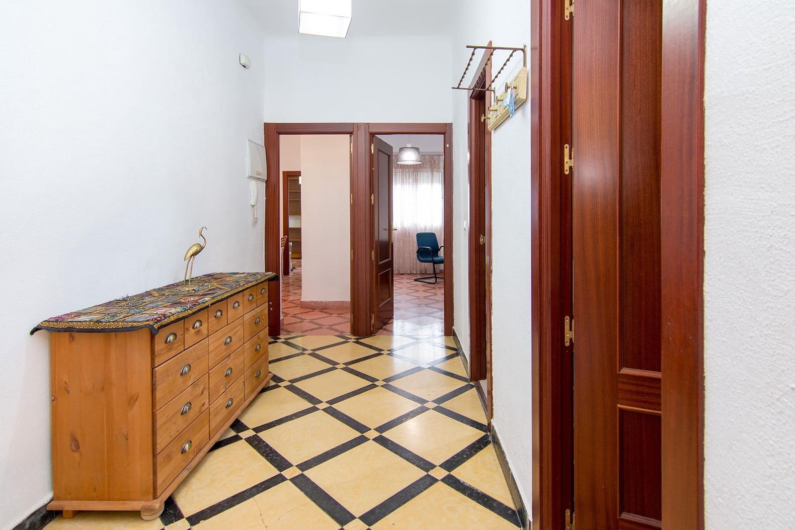 4 Zimmer Wohnung zu verkaufen in Granada Stadt - 269.000 € (Ref: 9334900)