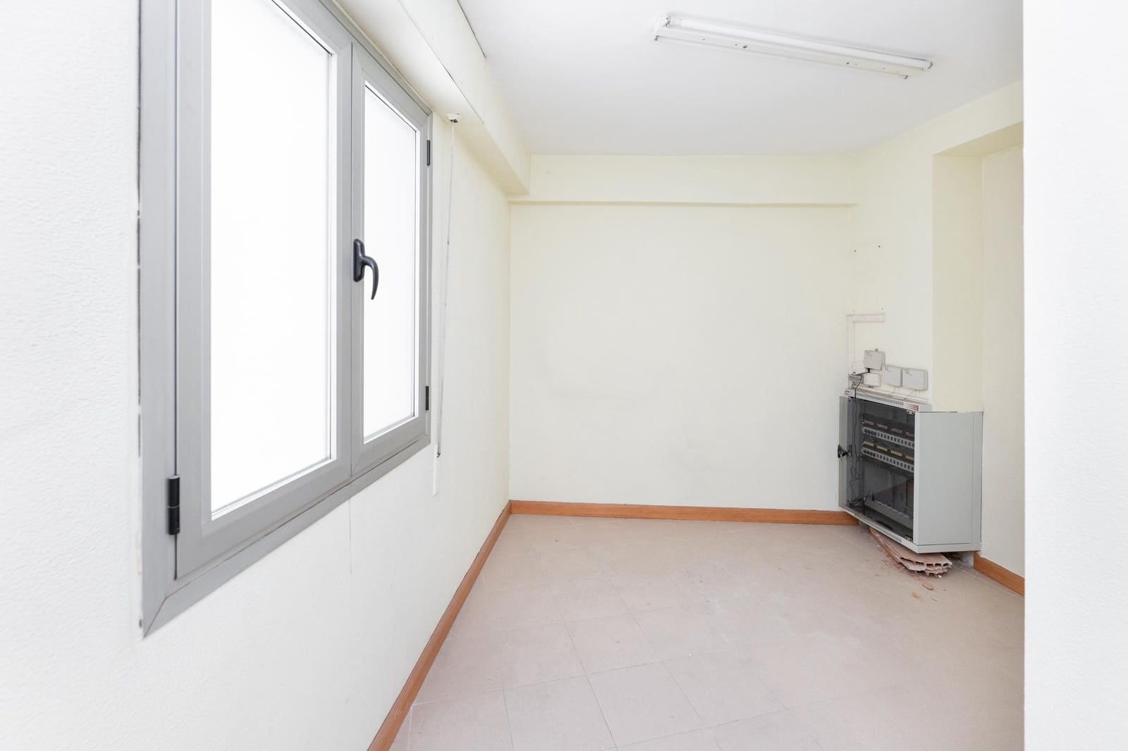 Kontor til salgs i Granada by - € 347 000 (Ref: 9347318)