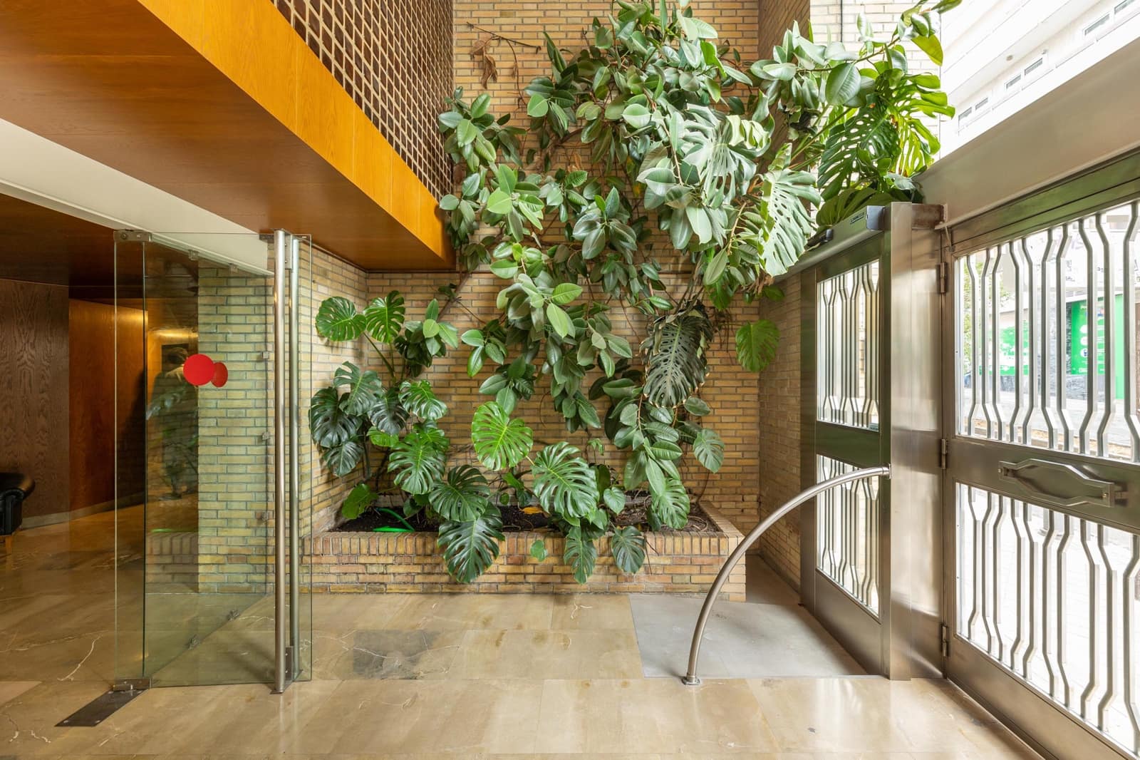 Kontor til salgs i Granada by - € 347 000 (Ref: 9347318)