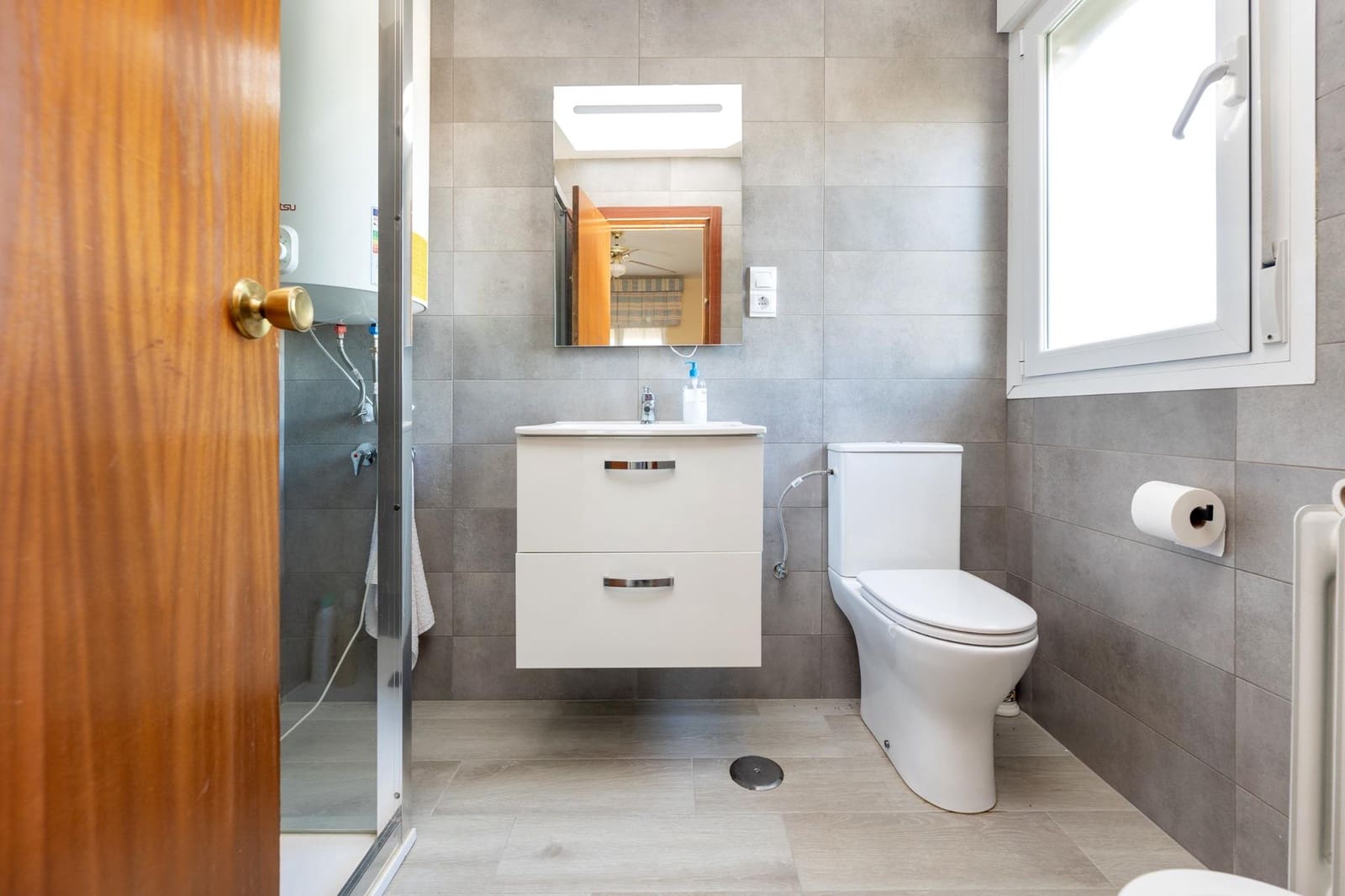 4 soverom Villa til salgs i Dilar med svømmebasseng garasje - € 349 900 (Ref: 9349506)