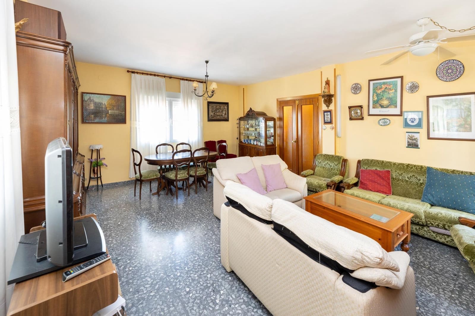 4 soverom Villa til salgs i Dilar med svømmebasseng garasje - € 349 900 (Ref: 9349506)