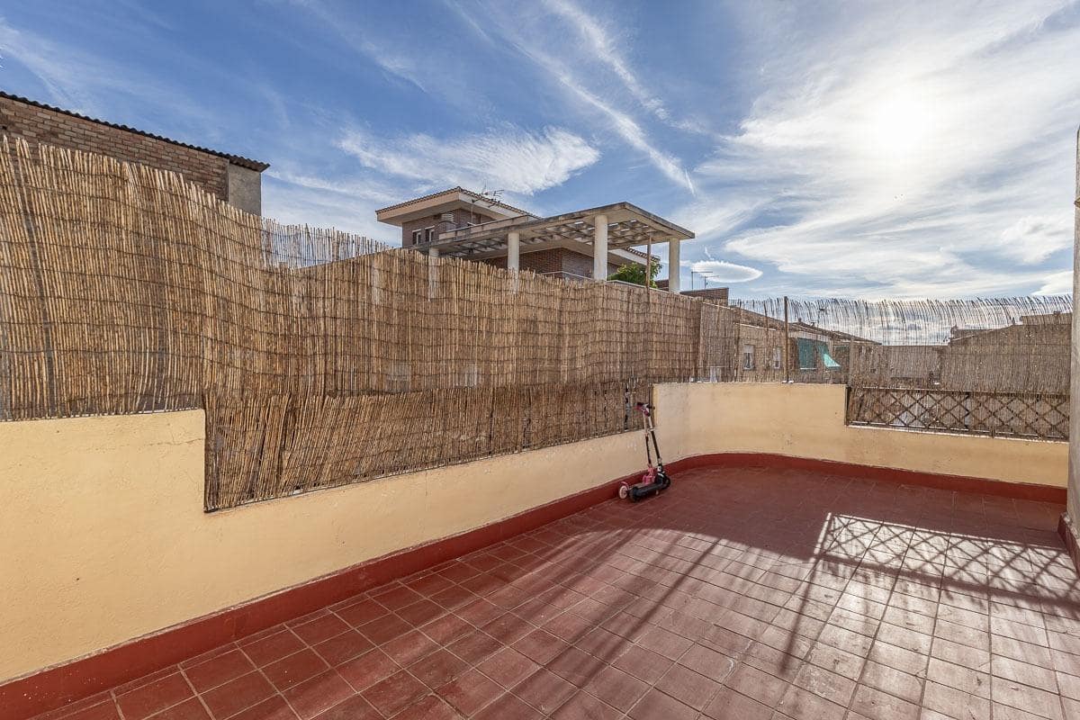 3 slaapkamer Penthouse te koop in Maracena - € 189.000 (Ref: 9359536)