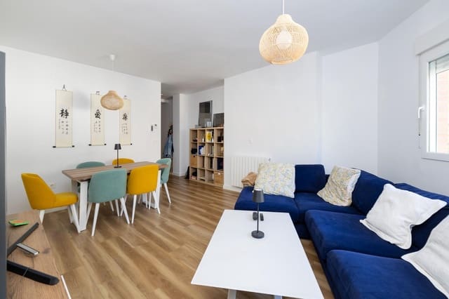 3 bedroom Flat for sale in Carretera de la Sierra, Granada city - € 299,000 (Ref: 9362592)