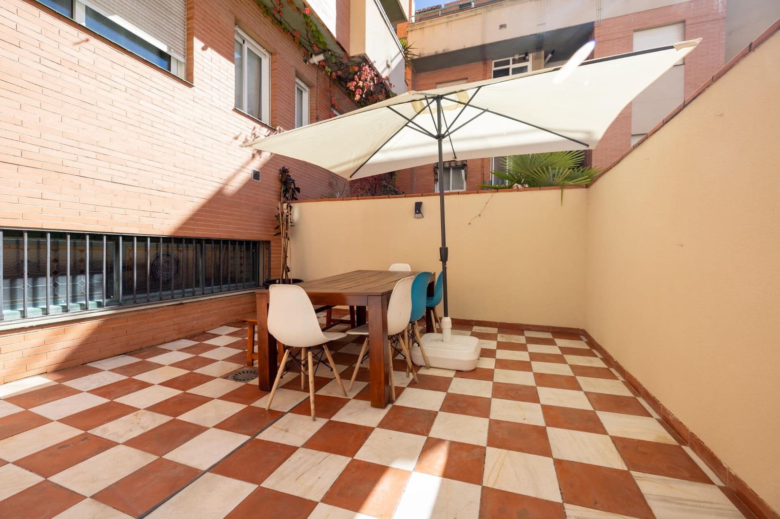 3 slaapkamer Flat te koop in Granada stad - € 290.000 (Ref: 9362592)