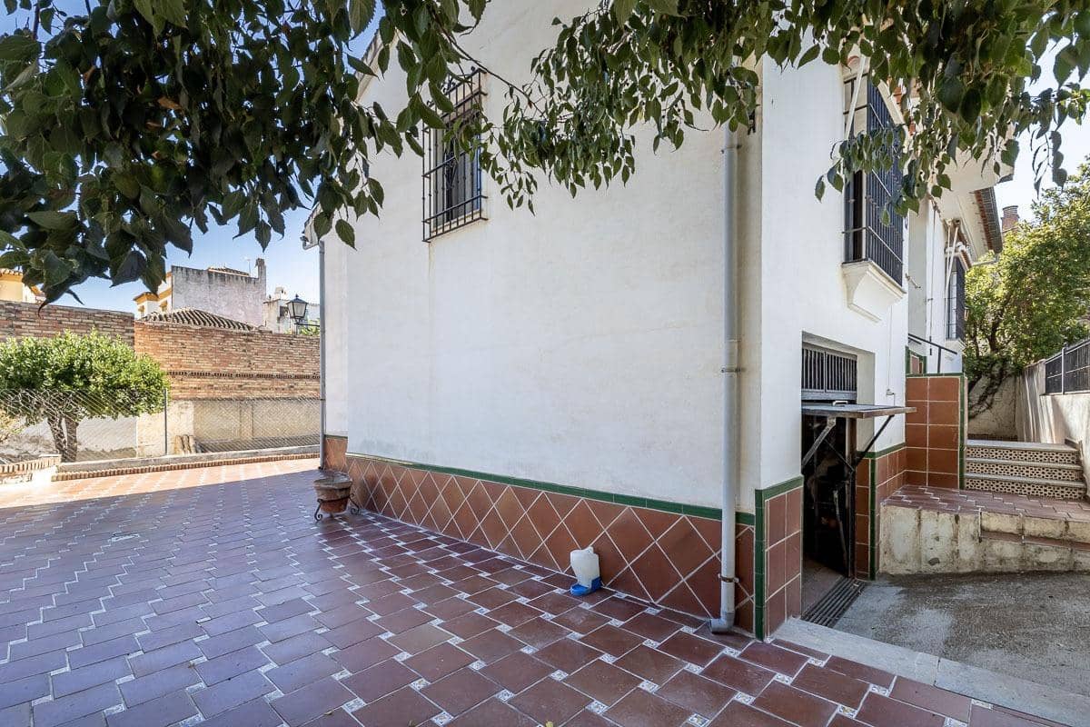 3 bedroom Villa for sale in Ogijares with garage - € 450,000 (Ref: 9367470)