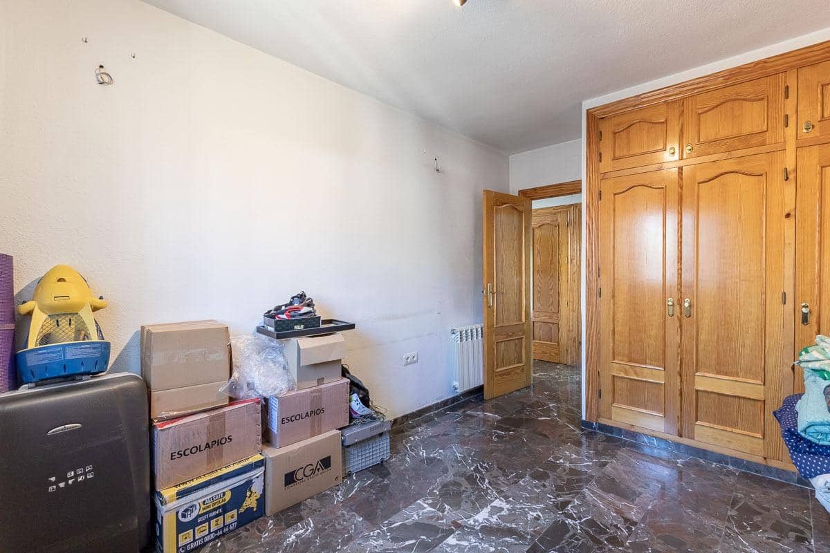 3 bedroom Villa for sale in Ogijares with garage - € 450,000 (Ref: 9367470)