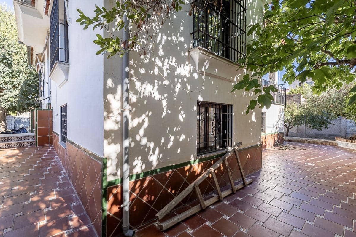 3 bedroom Villa for sale in Ogijares with garage - € 450,000 (Ref: 9367470)