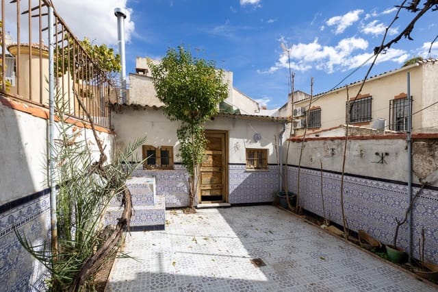 3 slaapkamer Rijtjeshuis te koop in Granada stad - € 160.000 (Ref: 9373841)