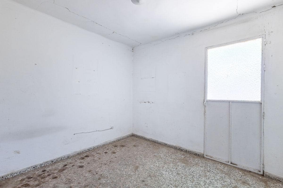 Townhouse for sale in Ogijares - € 99,900 (Ref: 9373843)