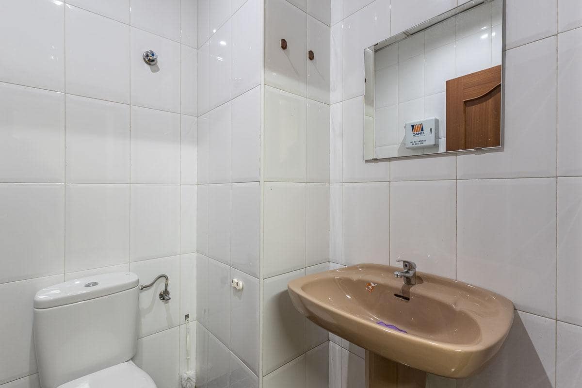 Kaupallinen myytävänä paikassa Granada kaupunki - 395 000 € (Ref: 9378979)