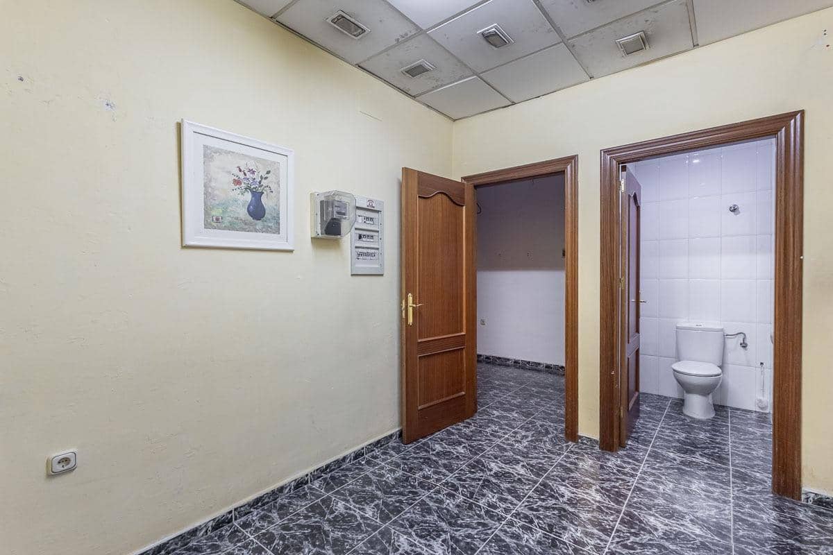 Kaupallinen myytävänä paikassa Granada kaupunki - 395 000 € (Ref: 9378979)