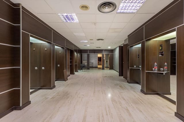 Commercial for sale in Granada city - € 395,000 (Ref: 9378979)