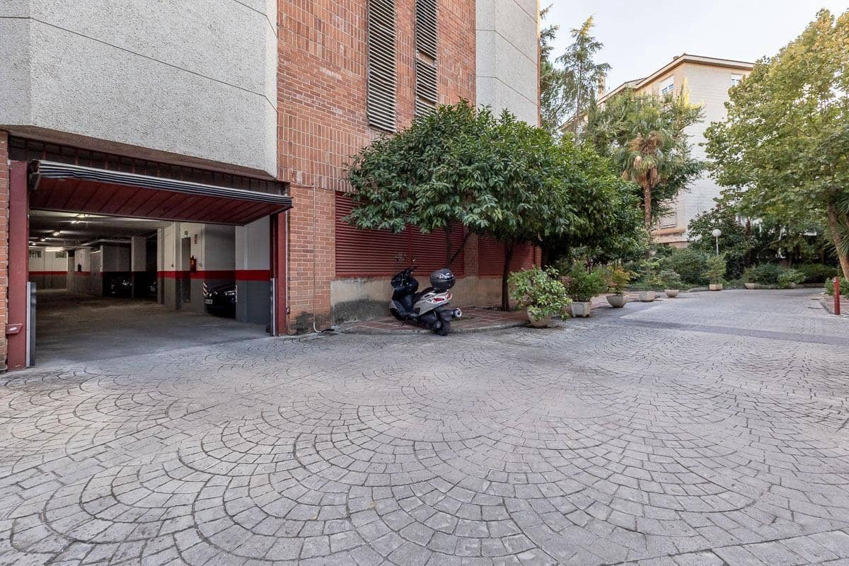 Garage for sale in Granada city - € 39,900 (Ref: 9382804)