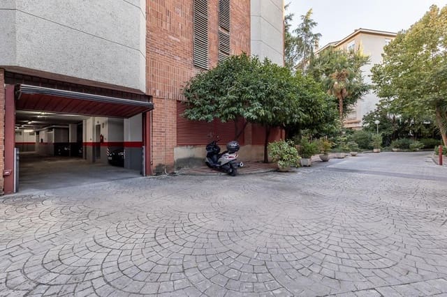 Garasje til salgs i Granada by - € 39 900 (Ref: 9382804)