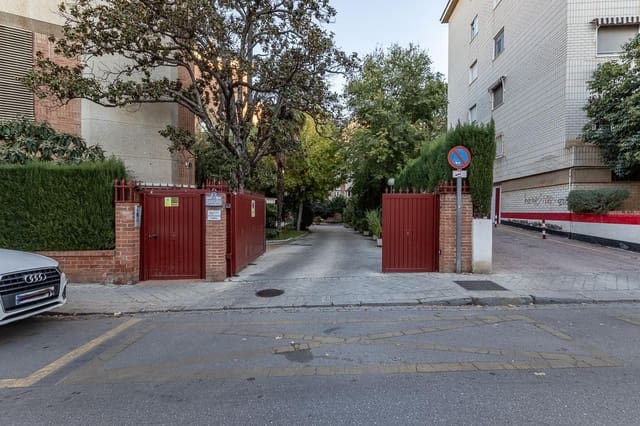 Garasje til salgs i Granada by - € 39 900 (Ref: 9382804)