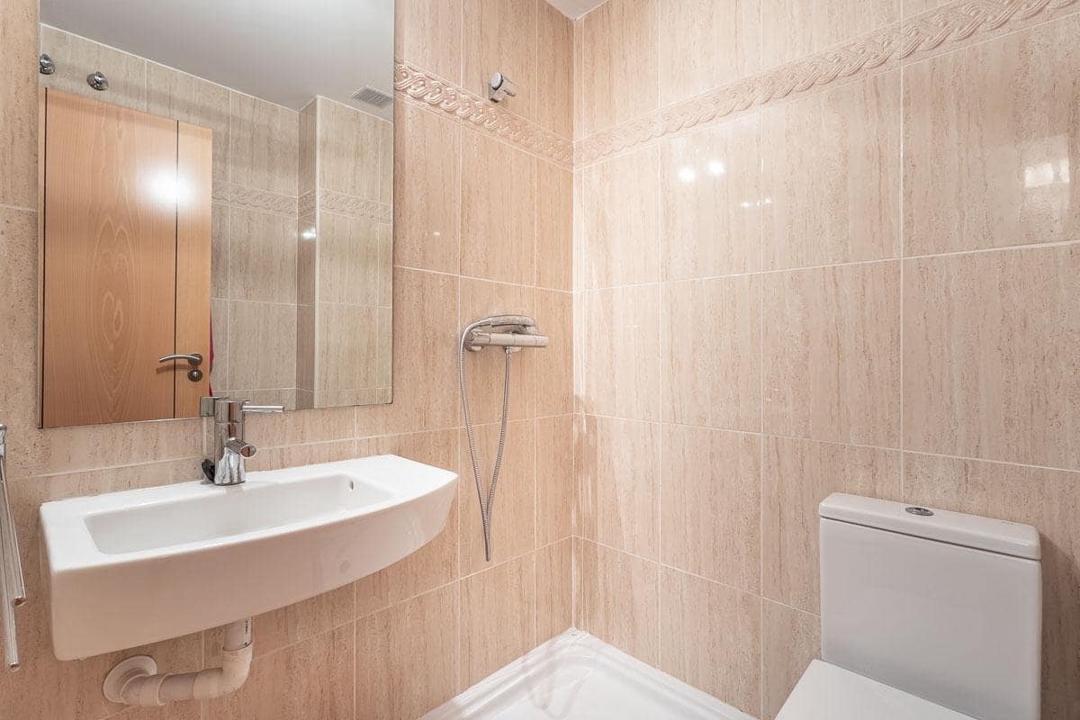 4 chambre Villa/Maison Mitoyenne à vendre à Jun avec piscine garage - 280 000 € (Ref: 9382805)