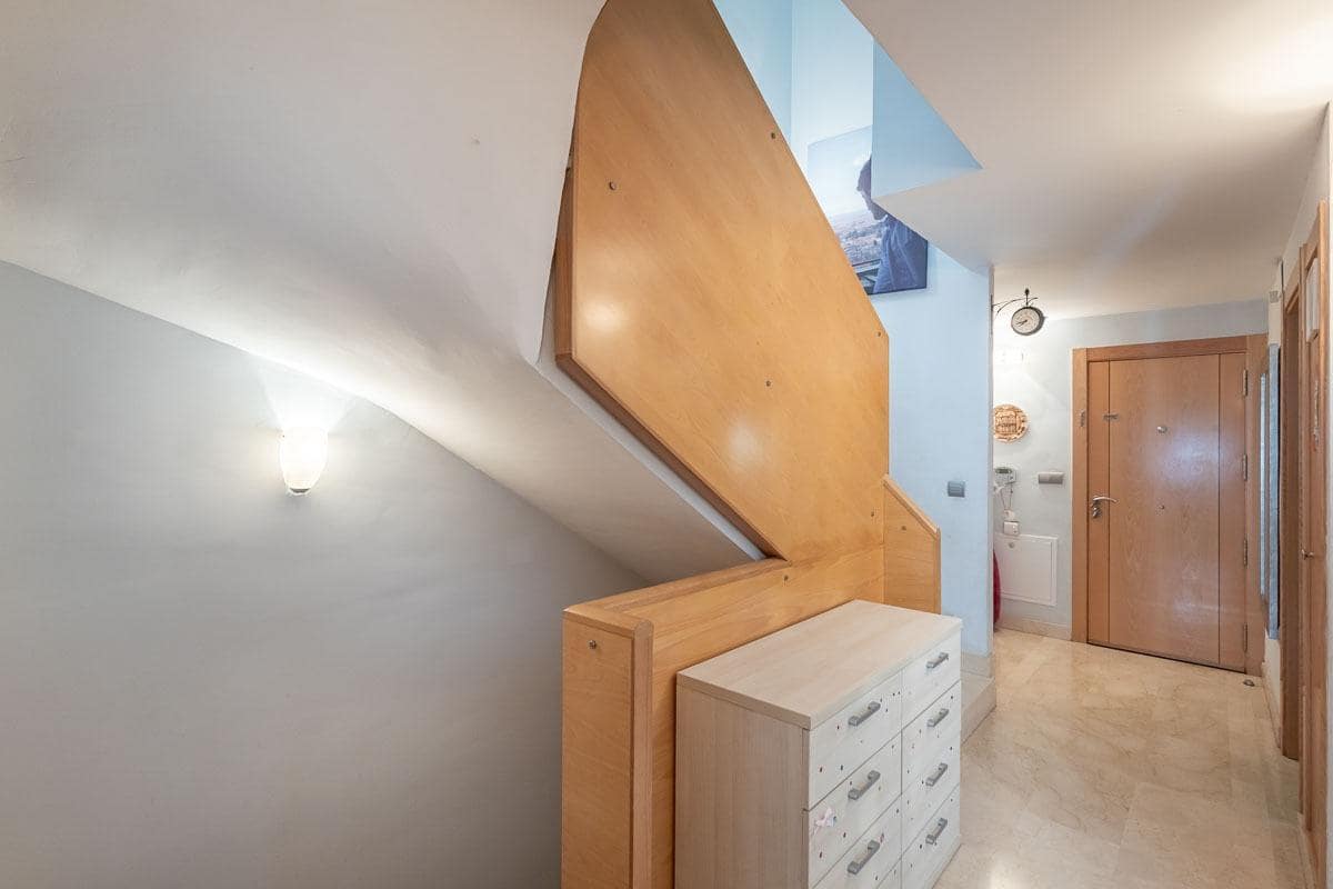 4 chambre Villa/Maison Mitoyenne à vendre à Jun avec piscine garage - 280 000 € (Ref: 9382805)