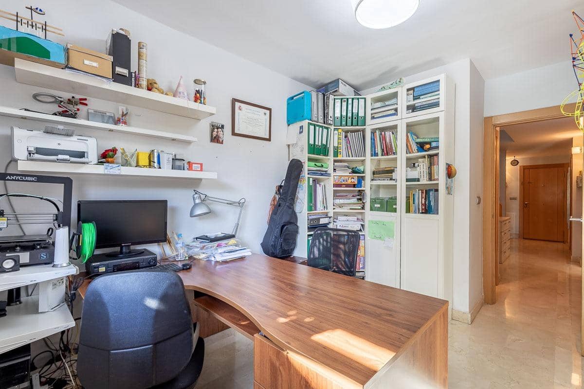 4 chambre Villa/Maison Mitoyenne à vendre à Jun avec piscine garage - 280 000 € (Ref: 9382805)